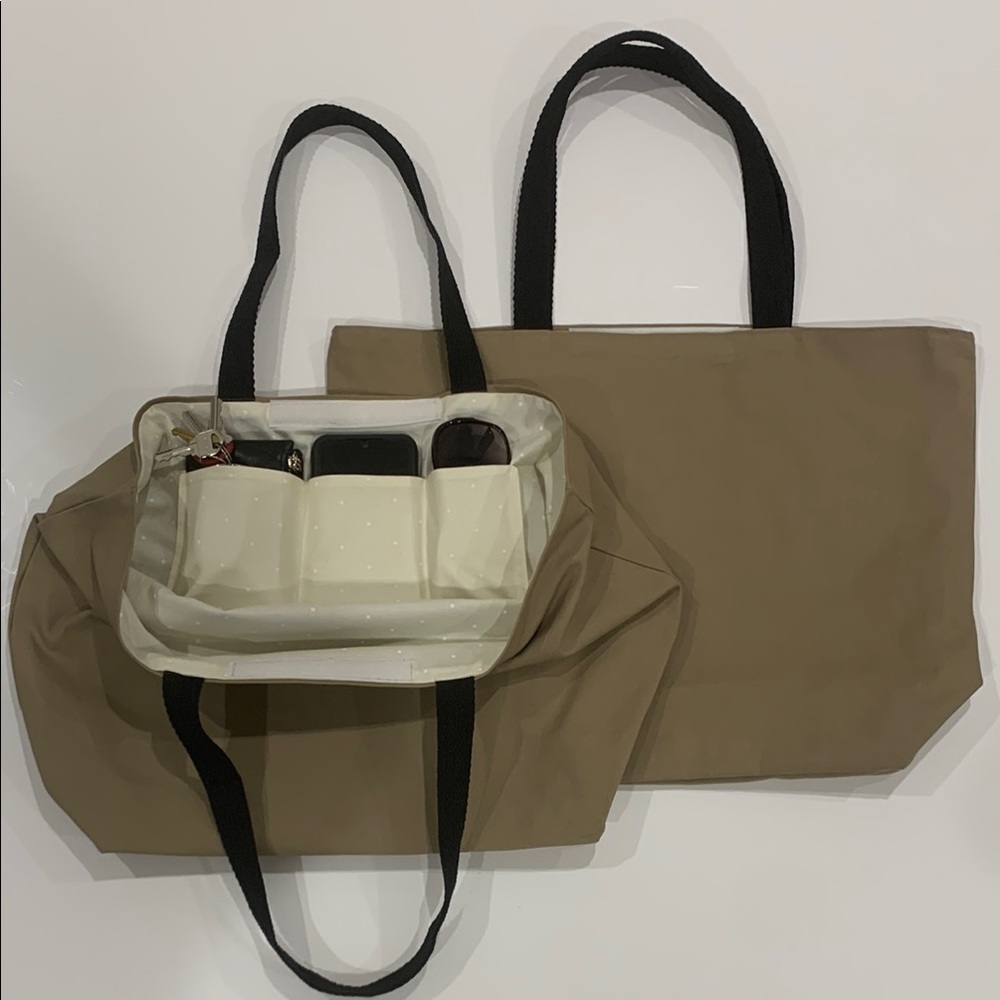 (2) canvas totes